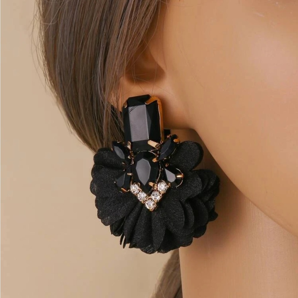 Rhinestone & Flower Decor Stud Earrings